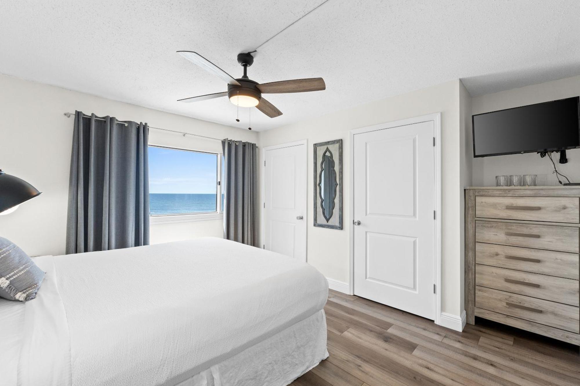 Pinnacle Port Beach Resort Panama City Beach Room photo