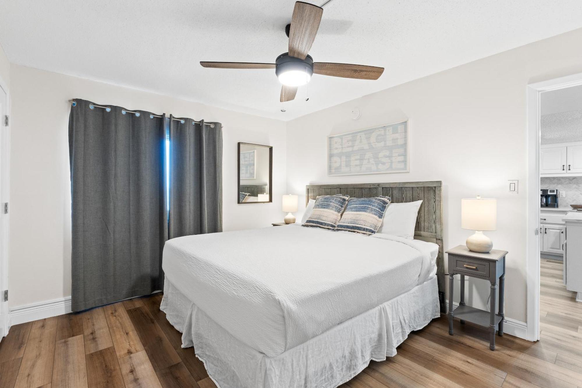 Pinnacle Port Beach Resort Panama City Beach Room photo